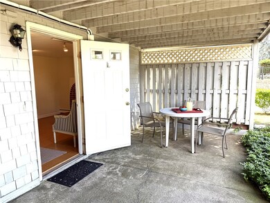 449 Wolcott Ave unit 1, Middletown, RI 02842 - photo 6