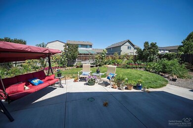 3077 SW Deschutes Ave, Redmond, OR 97756 - photo 4