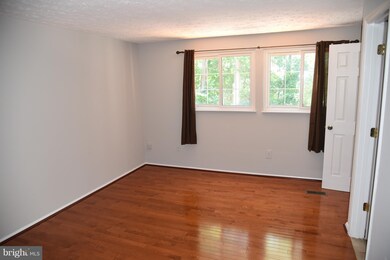 6816 Montivideo Square Ct, Falls Church, VA 22043 - photo 7