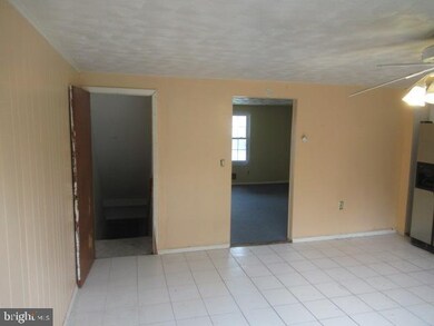 1164 Foxwood Ln, Essex, MD 21221 - photo 3