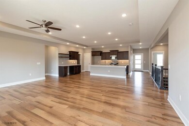 9844 Marnewood Dr, Johnston, IA 50131 - photo 6