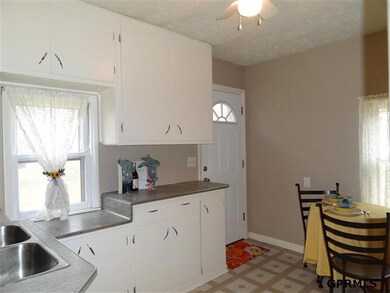 features newer appliances