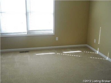 8807 Teak Dr, Louisville, KY 40228 - photo 4