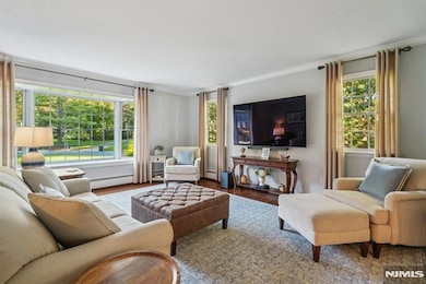 5 Glengorra Ct, Mahwah, NJ 07430 - photo 5