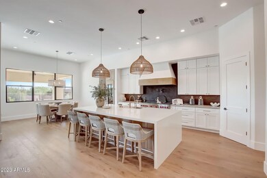 10-web-or-mls-N 67th St-010