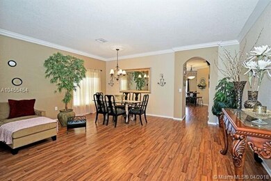 ENTER THE HOME INTO THIS BEAUTIFUL LARGE LIVIN/DIN