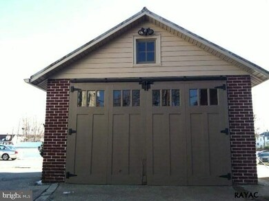 325 E King St, Littlestown, PA 17340 - photo 4