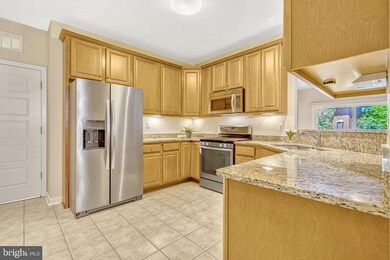 8980 Fascination Ct unit 111, Lorton, VA 22079 - photo 6