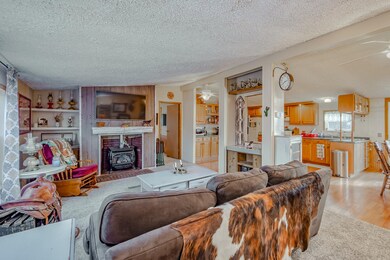 lvg rm grand view