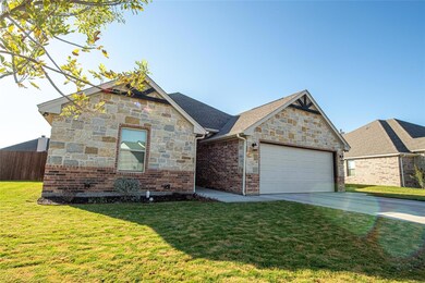 4013 Gallivant Dr, Granbury, TX 76049 - photo 7