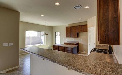 KITCHEN AND BREAKFAST BAR