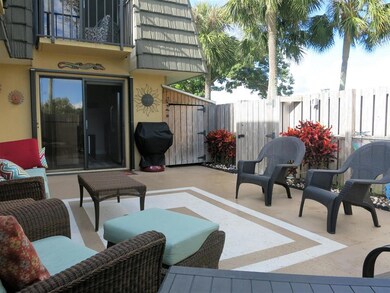 Private Entry Courtyard