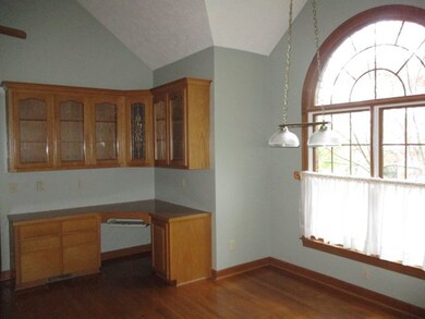 Built In Desk/Breakfast Nook