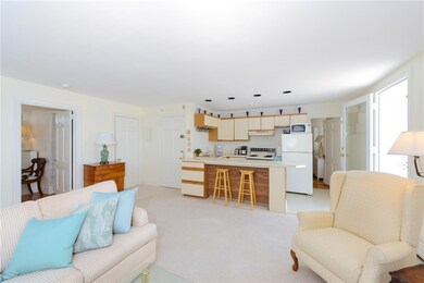 38 Bellevue Ave unit 3, Newport, RI 02840 - photo 4