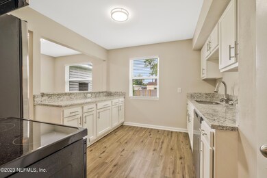 6585 Larne Ave, Jacksonville, FL 32244 - photo 5