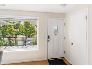 1428 Olympic St, Springfield, OR 97477 - photo 3