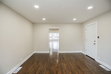 3126 W Chase Ave, Chicago, IL 60645 - photo 5