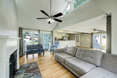 713 Sue Barnett Dr, Houston, TX 77018 - photo 4