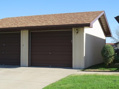 1432 8th Ave NE, Jamestown, ND 58401 - photo 2