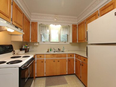 1910 Whitmore Ave NW, Grand Rapids, MI 49534 - photo 4