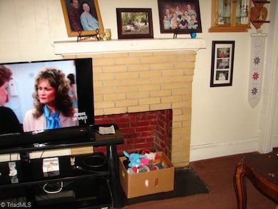 135 West St, Asheboro, NC 27205 - photo 4