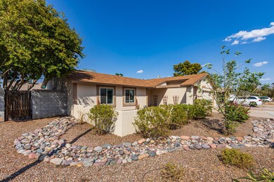 3317 n carriage lane-4