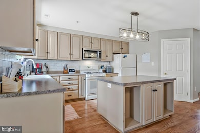 362 Cambridge Place, Prince Frederick, MD 20678 - photo 4