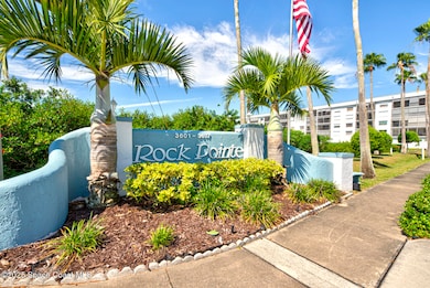 Rock Pointe condos sign
