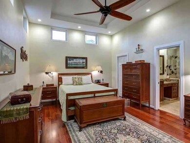 High ceiling and ceiling fans - so spacious!