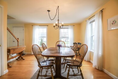 90 Ruby Ln Portland - 10Din