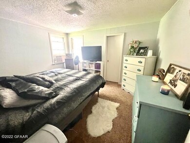 1015 S 10th St, Grand Forks, ND 58201 - photo 7