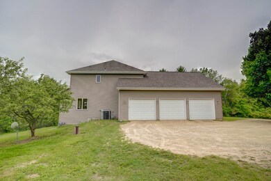 551 Echo Valley Rd, Brooklyn, WI 53521 - photo 4
