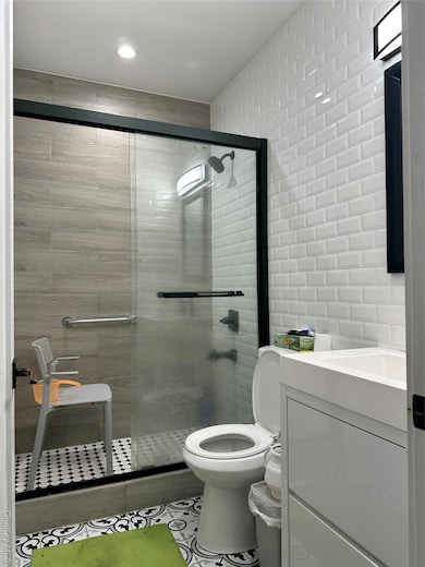 9322 Vanderveer St, Queens Village, NY 11428 - photo 7