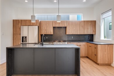 2206 Arroyo Ave unit 105, Dallas, TX 75219 - photo 2