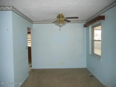 9101 Cinderella Ln, Louisville, KY 40229 - photo 5