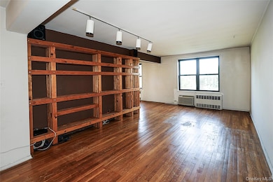 80-35 Springfield Blvd unit 6F, Queens Village, NY 11427 - photo 2