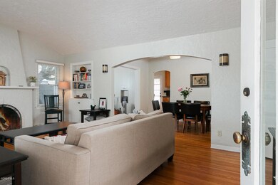 525 Coronado St-004-006-Living Room-MLS_