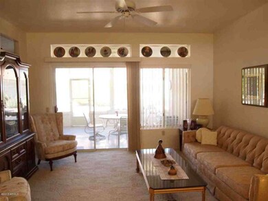 Livingroom door to screened patio