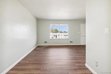 21121 Hayes Ave unit 15, Eastpointe, MI 48021 - photo 7