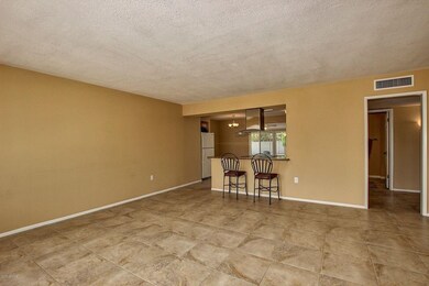 Vallie Living Room 4