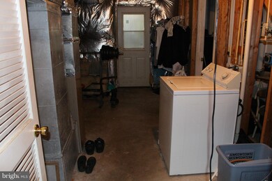 7104 E Clinton St, Clinton, MD 20735 - photo 5