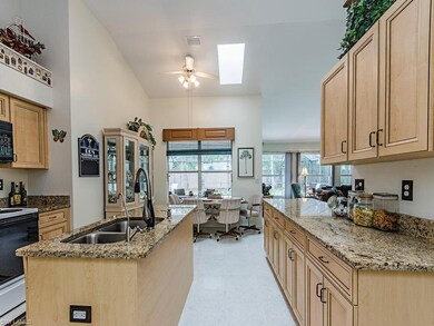 Kitchen/Breakfast Bar