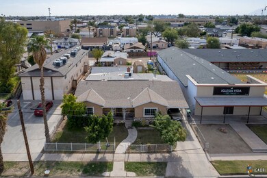 855 Park Ave, El Centro, CA 92243 - photo 2