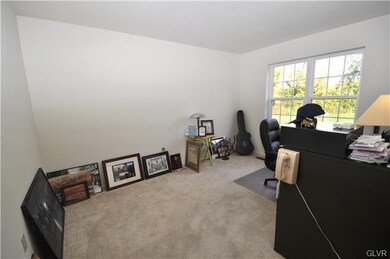 6944 Hearth Ln, Macungie, PA 18062 - photo 7