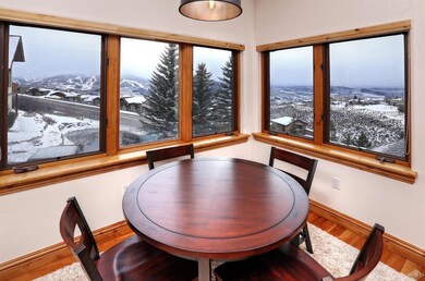 Dining Nook with amazing views!