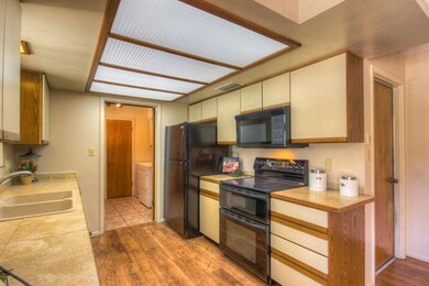 Kitchen (2)