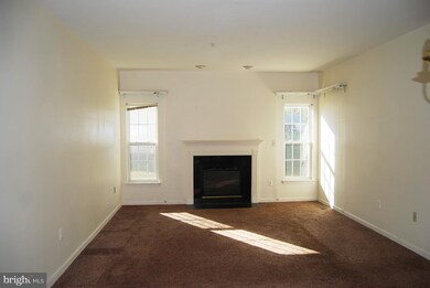 8404 Hillview Rd, Hyattsville, MD 20785 - photo 5