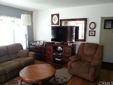 3323 Eckleson St, Lakewood, CA 90712 - photo 2