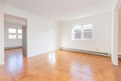 69 Veltri Ln unit 2, Yonkers, NY 10704 - photo 6