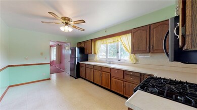 3040 Willis St, Erie, PA 16506 - photo 4